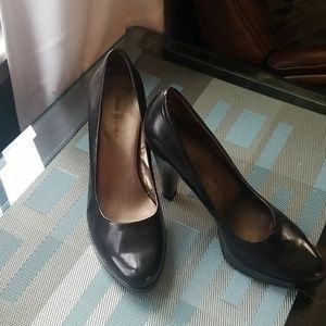 Marc Fisher black pumps